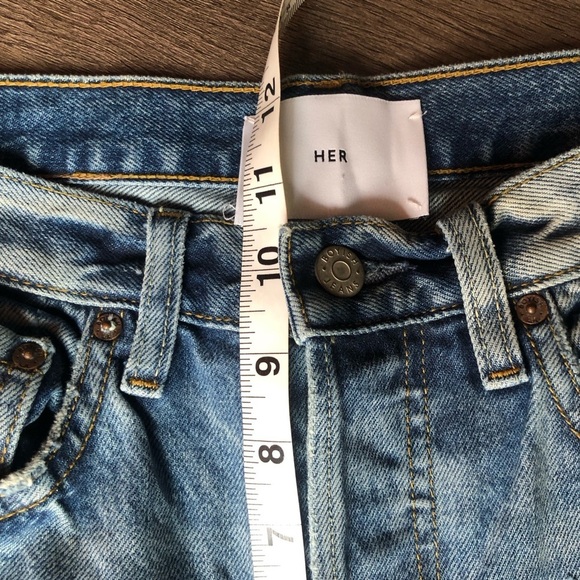 Boyish by HER Jeans Size 26 Billy Rear Window with Butt Slit Distressed Raw Hem - Picture 8 of 11
